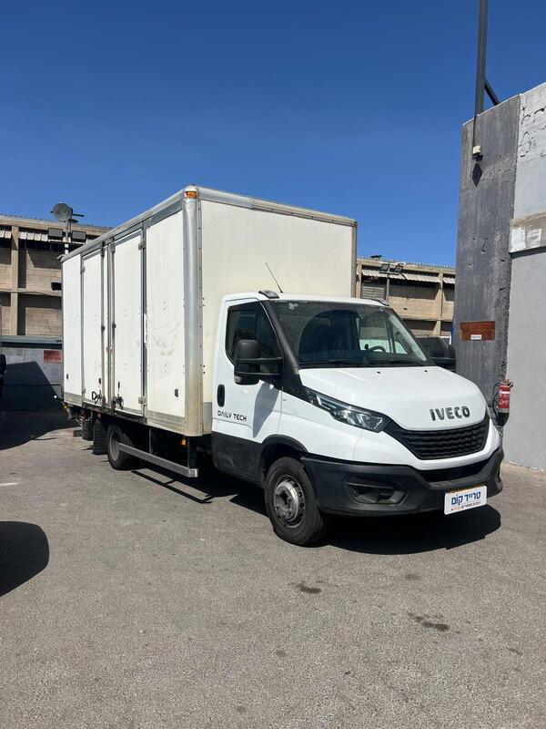 איווקו 2022 ג 7 טון עם ארגז ורמפה 2