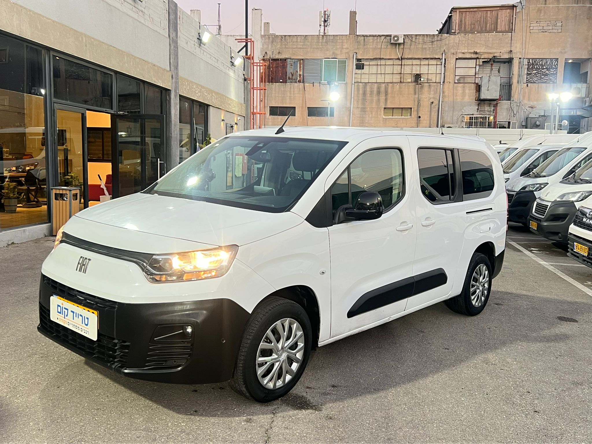 דובלו 2024 אוטו 2