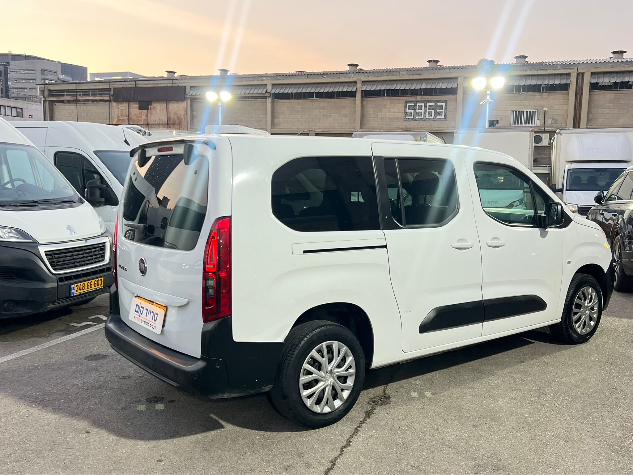 דובלו 2024 אוטו 3