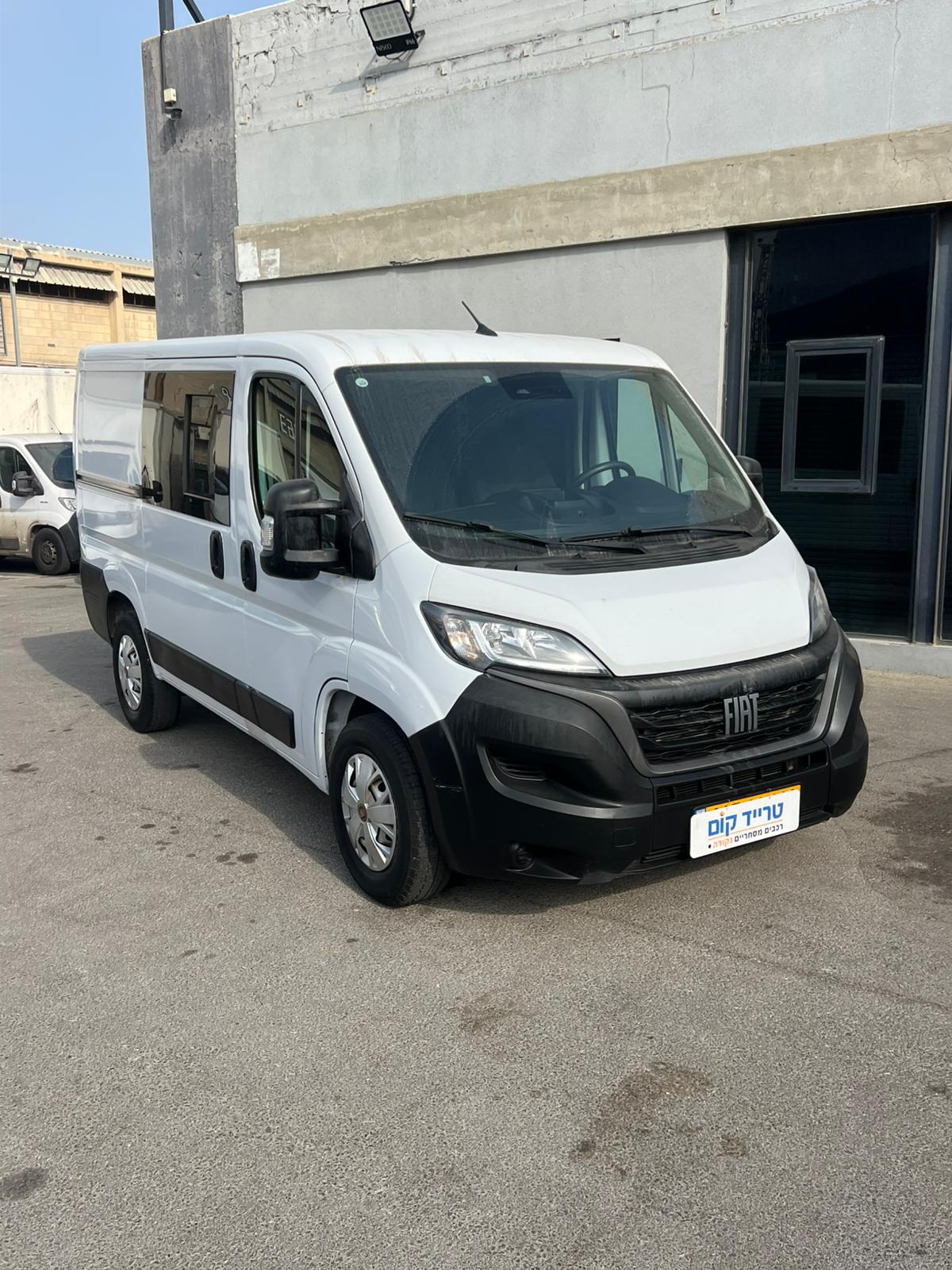 דוקאטו 2023 קצר נמוך אוטו 3