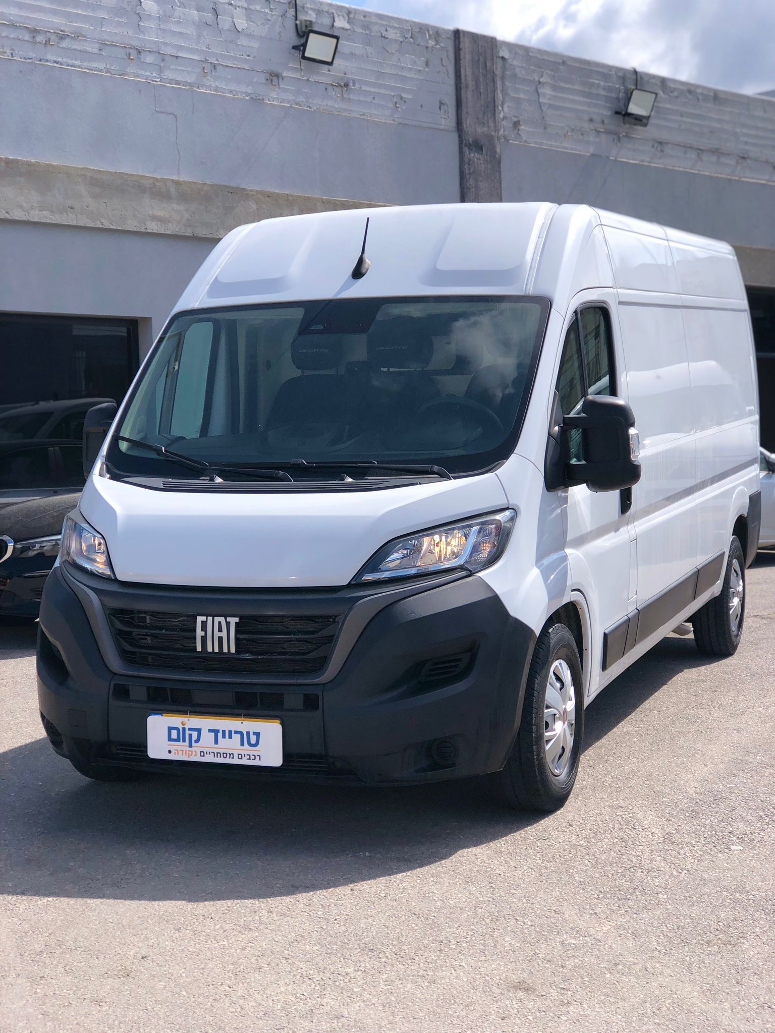 רכבי פיאט דוקאטו יד שניה, שנת 2023 דגם ארוך , מלאי מוגבל