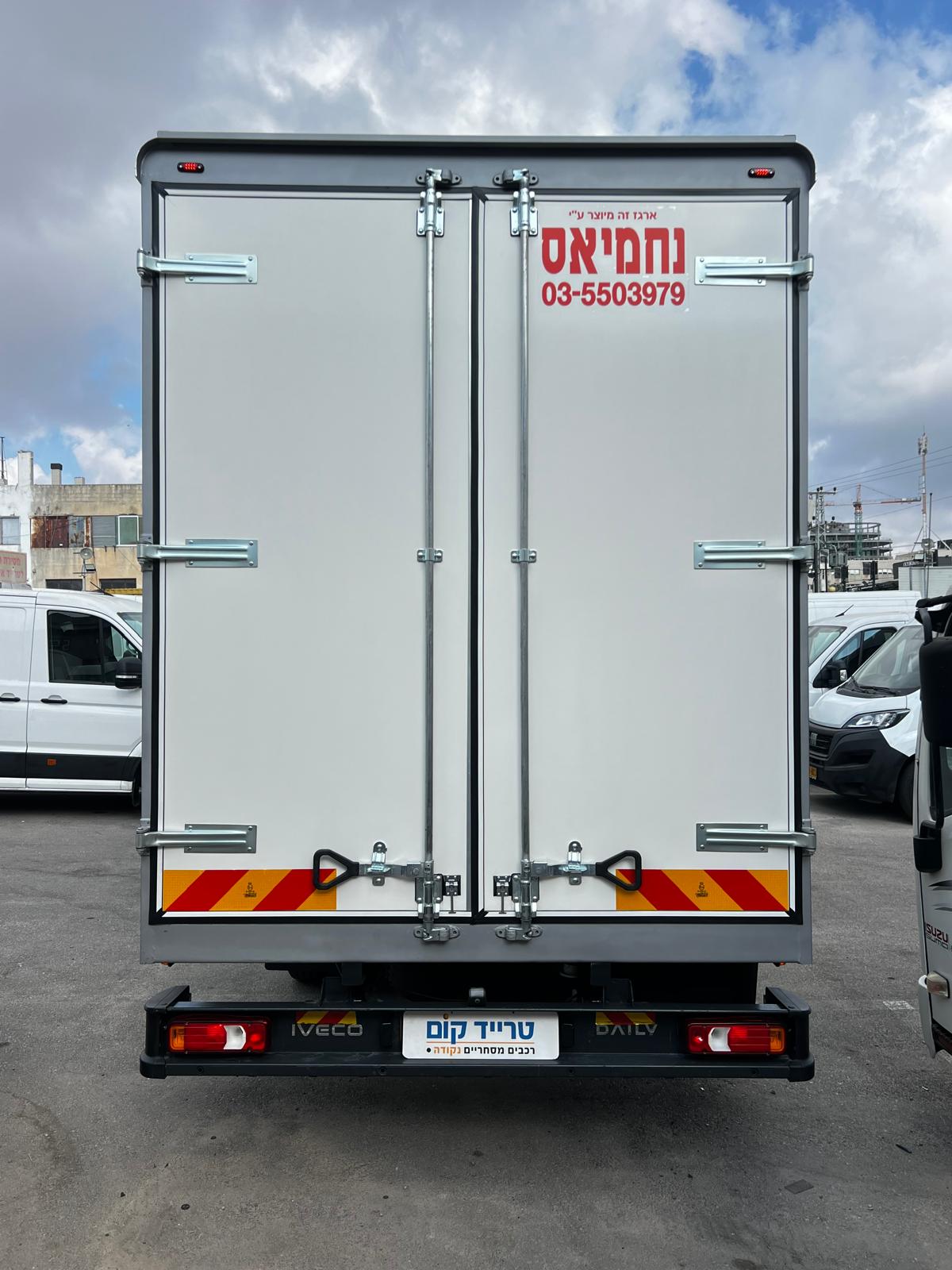 איווקו דיילי 2025 חד קבינה עם ארגז - טרייד קום (4)