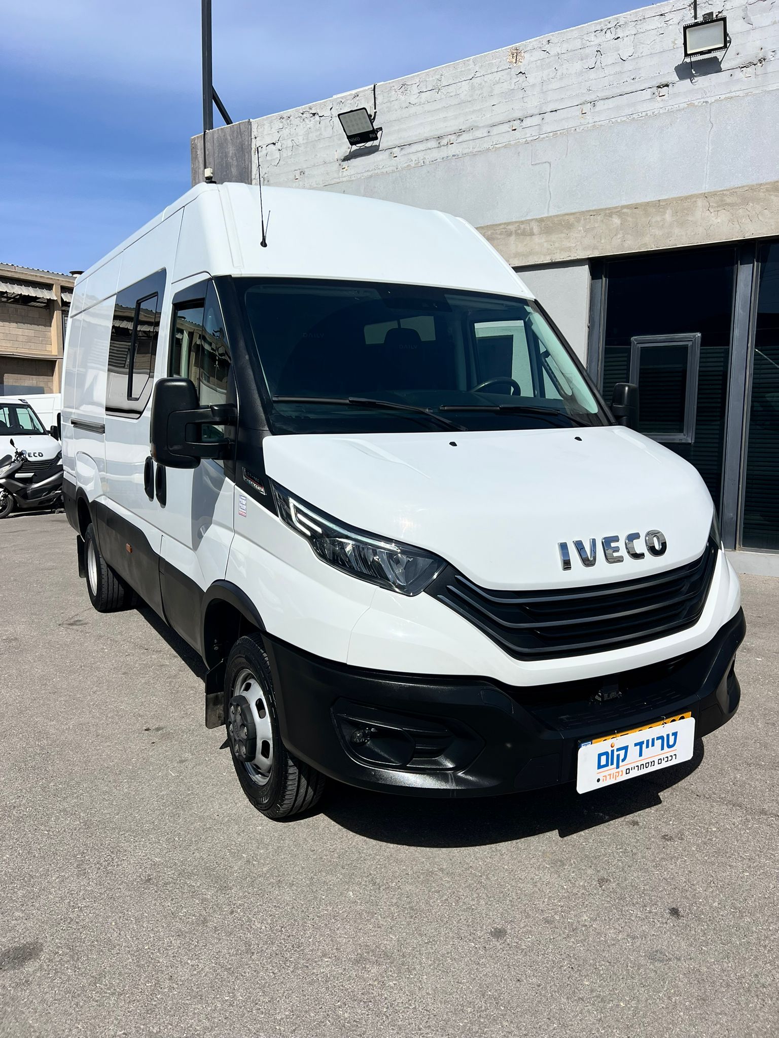 איווקו דיילי 2022 - דגם בינוני גבוה 50C18