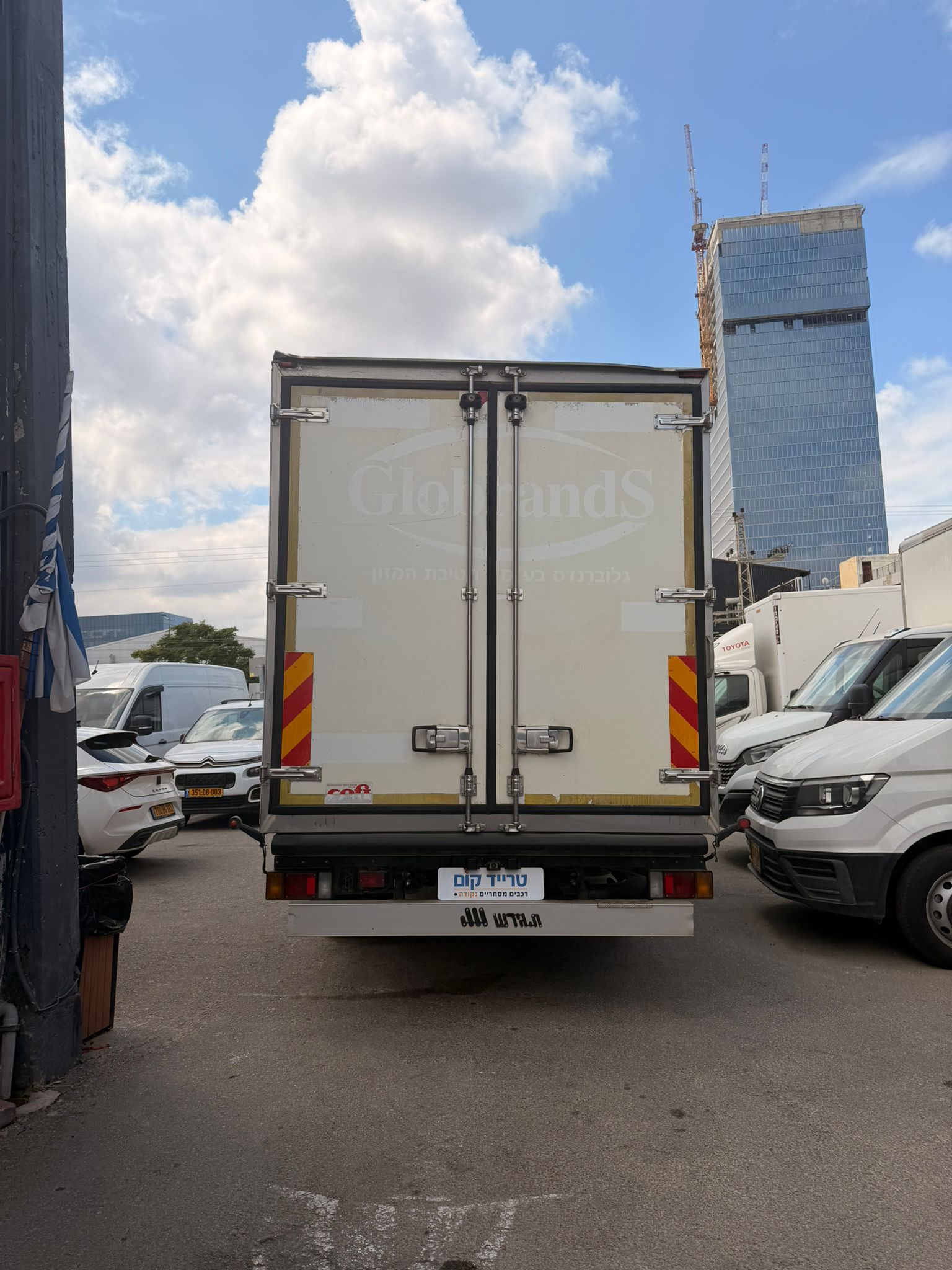 איסוזו סומו 2021 - ארגז קרור
