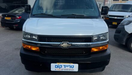 שברולט סוואנה מסחרית שנת 2020 דגם קצר חצי קומבי — חזית הרכב