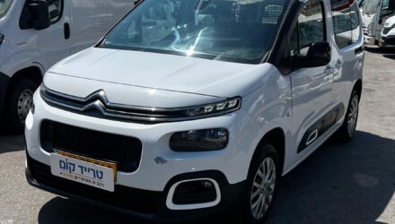 סיטרואן ברלינגו מסחרית שנת 2024 דגם SHINE PK — מבט קדמי אלכסוני