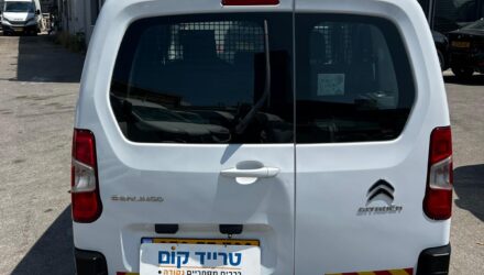 סיטרואן ברלינגו מסחרית שנת 2024 דגם SHINE PK — מבט אחורי