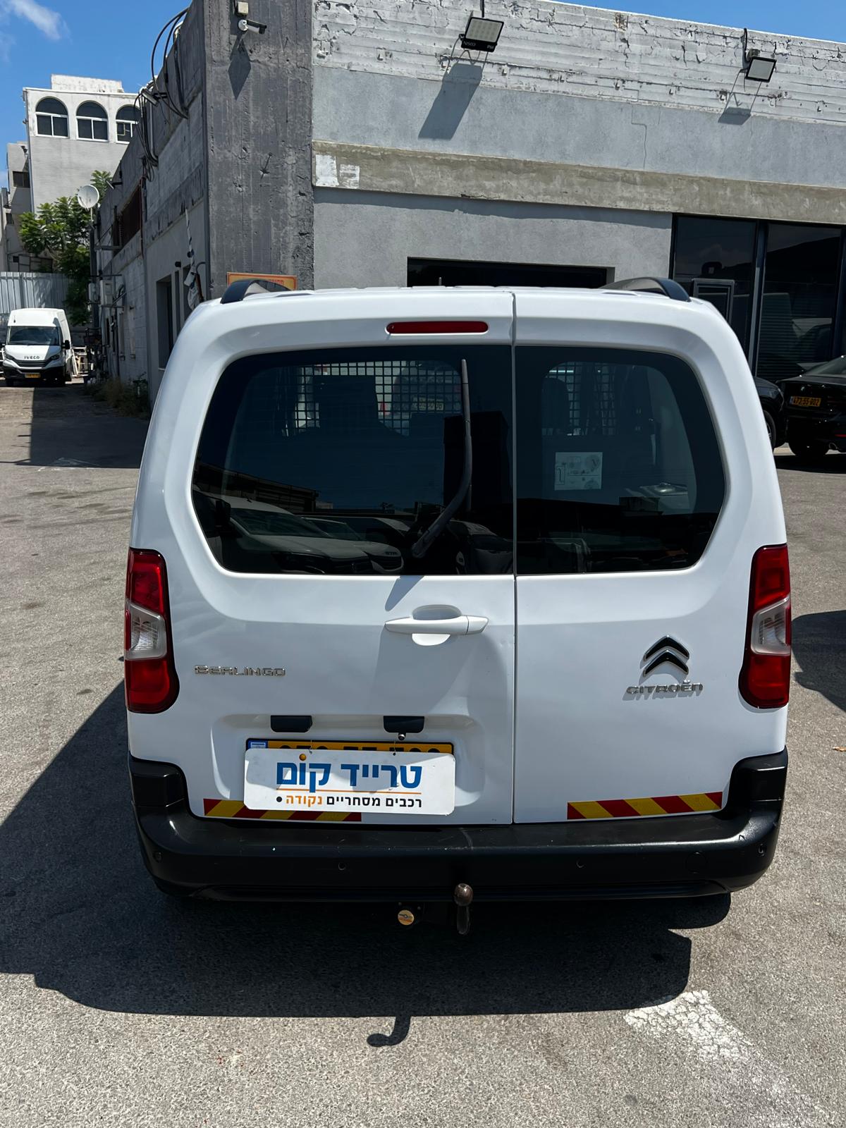 סיטרואן ברלינגו מסחרית שנת 2024 דגם SHINE PK — מבט אחורי