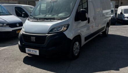 פיאט דוקאטו מסחרית שנת 2024 דגם ארוך גבוה — מבט צד עם אורך הרכב