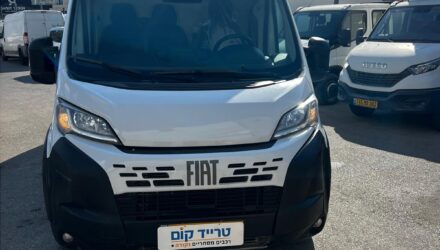 פיאט דוקאטו מסחרית שנת 2025 דגם XL סופר ארוך סופר גבוה — חזית הרכב