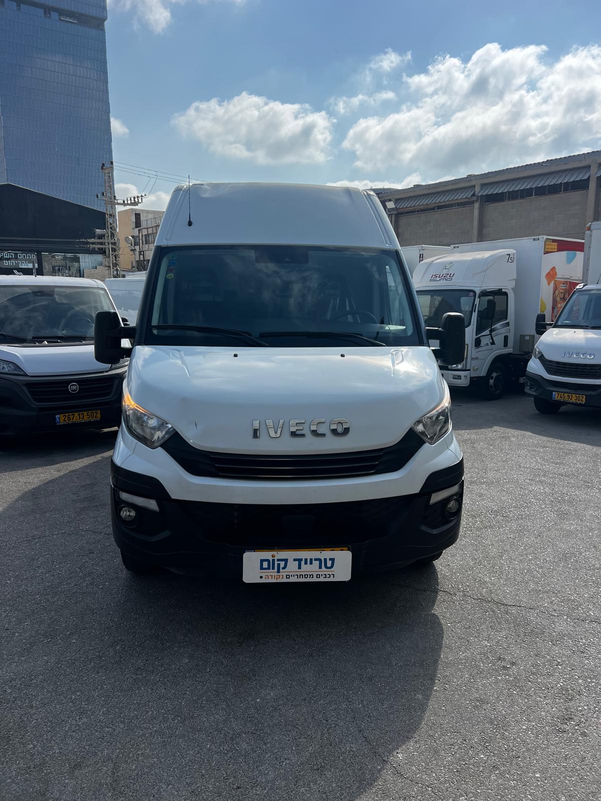 איווקו דיילי מסחרית שנת 2019 דגם בינוני גבוה — חזית הרכב