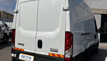 איווקו דיילי מסחרית שנת 2019 דגם בינוני גבוה — מבט אחורי-צדי