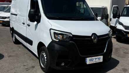 רנו מאסטר מסחרית שנת 2020 דגם בינוני גבוה — מבט קדמי אלכסוני עם אורך הרכב