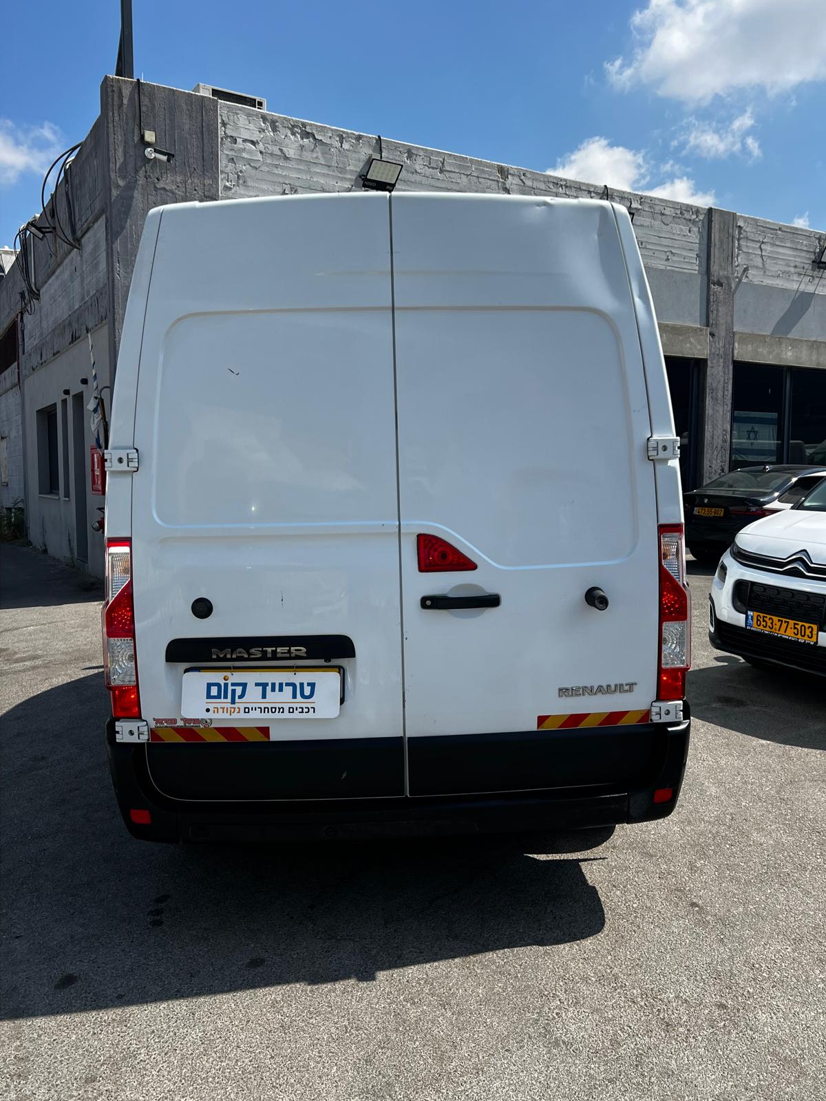 רנו מאסטר מסחרית שנת 2020 דגם בינוני גבוה — מבט אחורי