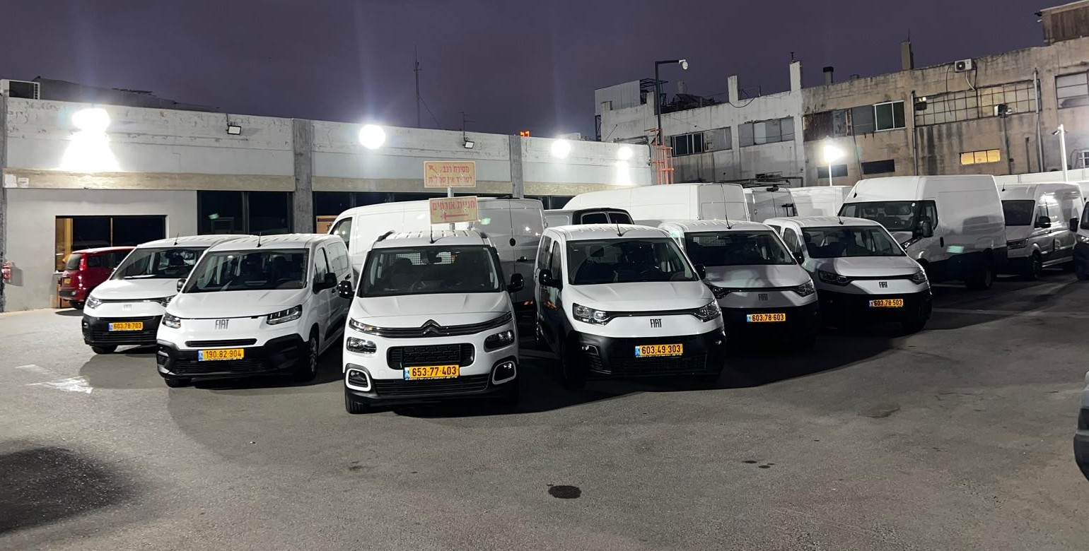 מבחר פיאט דובלו מסחריות שנת 2024-2025 — המבחר במגרש מזווית נוספת