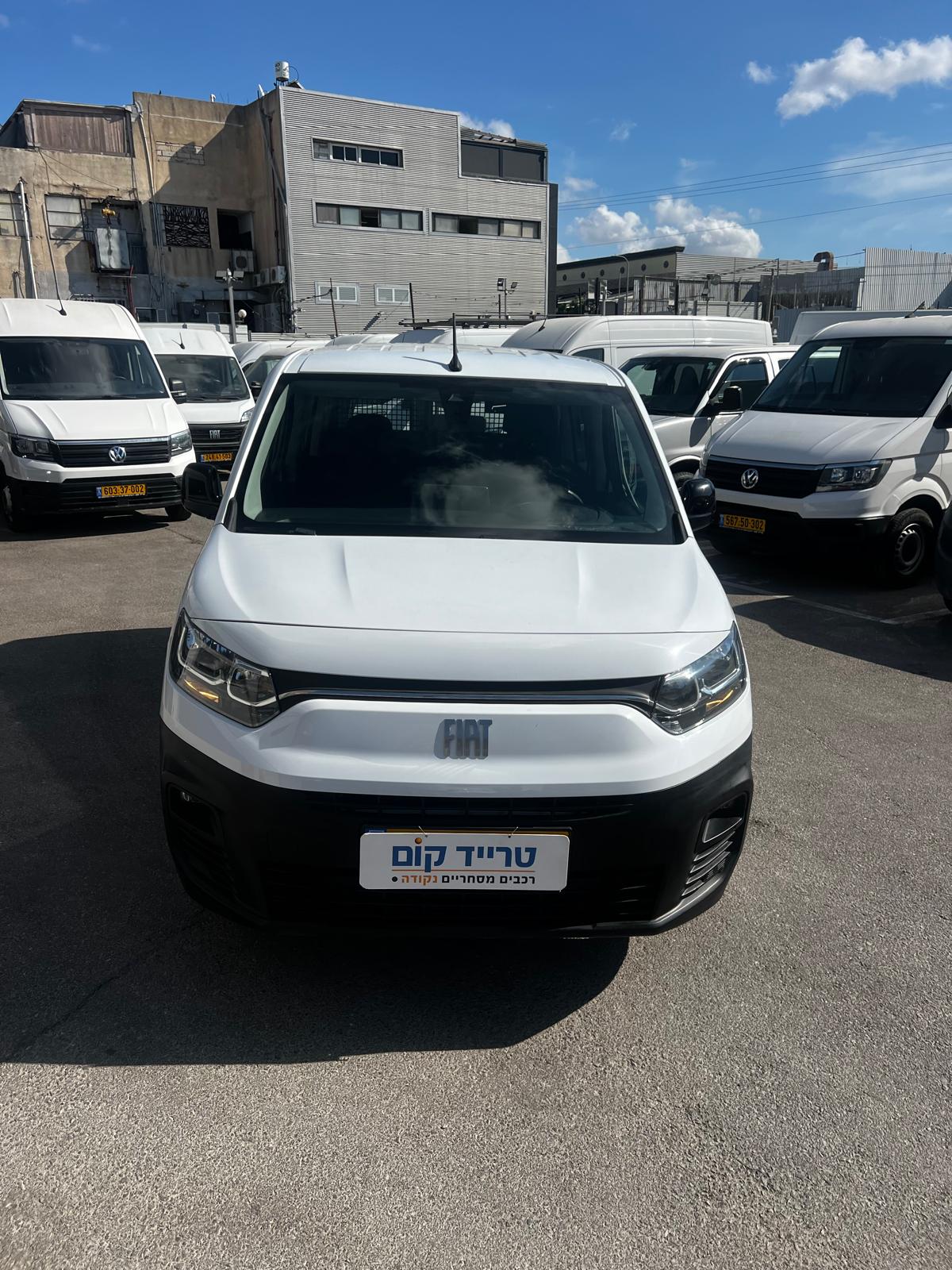 פיאט דובלו מסחרית שנת 2024 דגם 5 מקומות — חזית הרכב