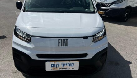 פיאט דובלו מסחרית שנת 2025 דגם 7 מקומות — מבט מלפנים
