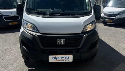 פיאט דוקאטו מסחרית שנת 2023 דגם בינוני גבוה — חזית הרכב