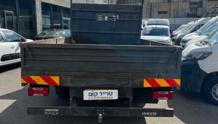 איווקו דיילי מסחרית שנת 2021 דגם דאבל קבינה 70C18 — מבט אחורי ישר